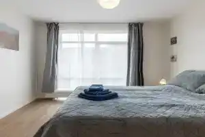 Fast-WiFi - Remote-Ready -15 min Airport - Balcony Apartments, Jurmala