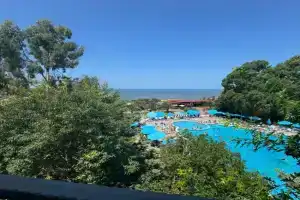 Dreamland Oasis wellness Resort, Chakvi