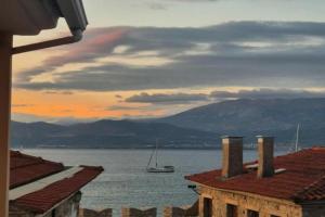 Lepanto Port Vibes - Apartment in the Heart of Town, Nafpaktos
