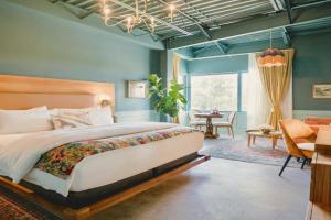 The Frances Modern Inn, Austin
