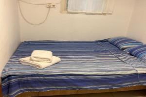 Cozy 1BR Apartment in Tel Aviv Old North Just 5 Min Walk to the Beach, Bnei Brak