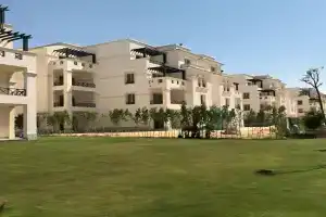 شاليه بحديقة قريه اركو لاجون Guest house, El Alamein