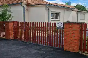 Ezee Rider Apartmanok, Sarvar