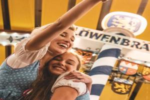 Original Bavarian Oktoberfest Camping Village Breakfast & Beer Included, Munchen