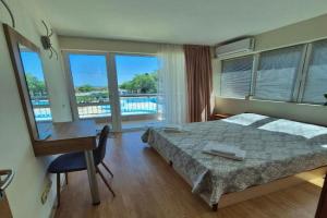 Prva Liniya Lazur Apartments, Pomorie