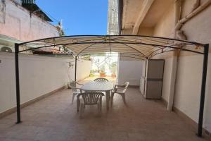 Donna Lola Apartments, Riposto