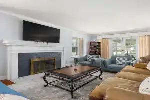 Queen Bed Retreat | Full Kitchen + Laundry Access Guest house, Peoria