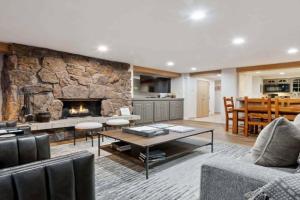 Lodge Tower 287 Three Bedroom Residence, Vail