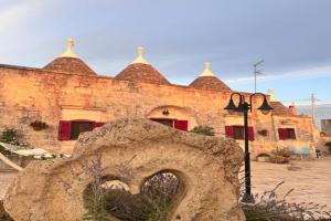Trullo sciabalgiato Guest house, Martina Franca