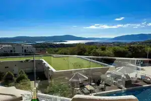 SeaView Suite with Pool near Airport by Solea Vacation Homes Apartments, Kotor