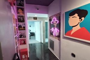 HOLLYWOOD Hotel, Skiathos Town