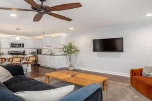 5 Bed Rose Estate with Parking Guest house, Savannah