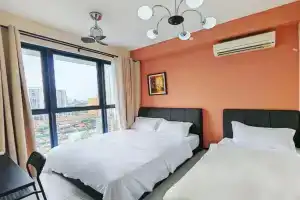 Georgetown 2BR Luxury Condo Unbeatable Night View Infinity Pool Attractions Food Fully Equipped Apartments, Georgetown