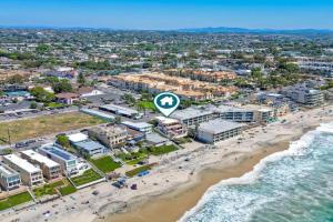 Exclusive Beachfront Duplex in Village Ocean Views, Sleeps 9, Oceanside