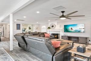 Steps to Beach, 2BR Dog Friendly Home with Fire Pit Apartments, Oceanside