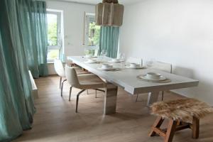 Stilvolle 3-Zimmer-Wohnung für business und family bis 6 Personen Apartments, Boblingen