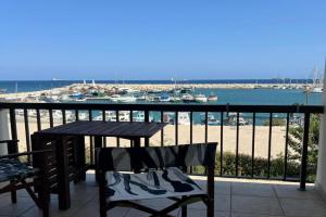 Zygi Beachfront Retreat! Apartments, Zygi