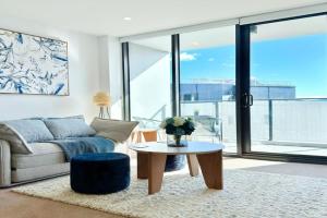 New High Floor Apartment in the heart of, Canberra