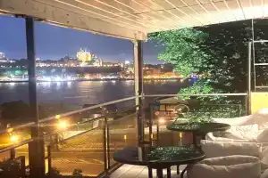 Royal View Frontenac Balconies 6 bedrooms 15 guests, Levis