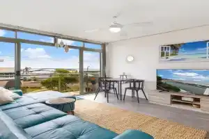 Blue Bay Ocean View Apartments, The Entrance