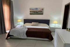 Private Double Ensuite w Balcony in Central Malta Guest house, Sliema