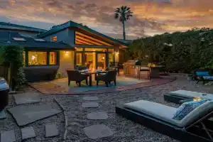 Tropical Retreat by Paradise Retreats Villa, Santa Barbara
