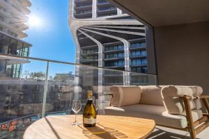 Mercury Suite Designer Apartment with Pool Access, Pembroke