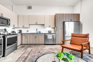 Bright and Breezy Studio, Fort Worth