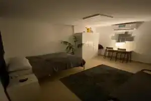 Simple studio in Abu Dhabi, Abu Dhabi City