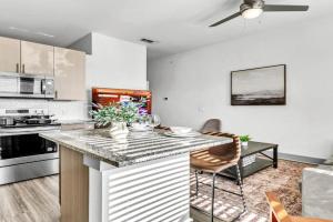 Soothing Stay Stylish Space Apartments, Fort Worth