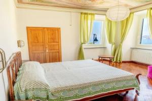 4 beds-sea view with private garage Apartments, Camogli