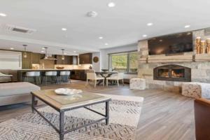 Lodge Tower 677 Three Bedroom Residence, Vail