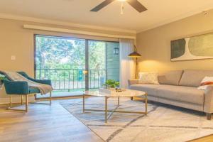 Boulevard Stays Luxury 1BR King Suite Parking Pool Apartments, Arlington