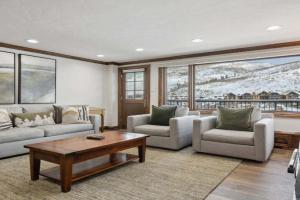 Lodge Tower 678 Two Bedroom Residence, Vail