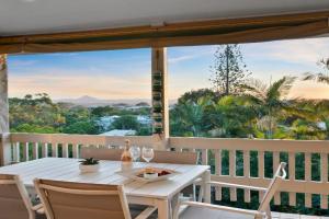 Penthouse Sunsets - Stylish Escape with Breathtaking Views, Noosa Heads