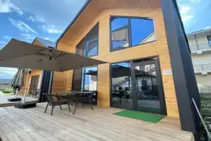 Barni Guest house, Basteri