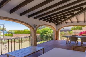 Villa in: Beachfront with BBQ, Denia