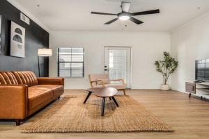 Boulevard Stays Quiet Modern 1BR Pickleball Pool Parking Gym 01 Apartments, Chandler