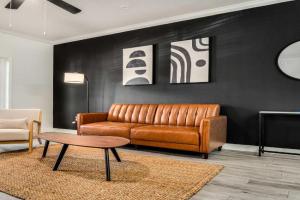 Boulevard Stays Quiet Modern 1BR Pickleball Pool Parking Gym 04 Apartments, Chandler