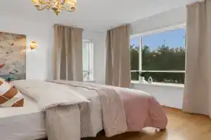 Bright & Spacious Stay for Families and Friends Guest house, Reykjavik
