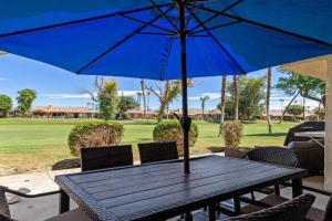 Navigate Stays Exclusive Private Golf Club Retreat Guest house, Palm Desert