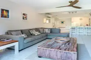 Barbados Hideaway near the Sparkling Noosa River Guest house, Noosa Heads