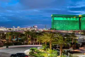 MGM Signature-03-608 1Br 2Ba Balcony Jacuzzi Suite Guest house, Las Vegas