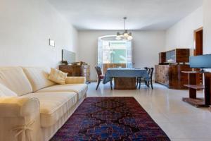 GuestHost - Tabarka's House, Carloforte
