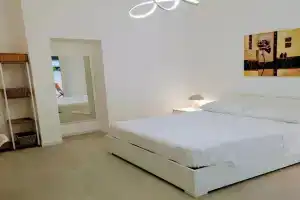 Lucy's Apartment, Alghero