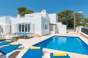 Villa en Cala d’Or con piscina a 80m de la playa, Cala d'Or