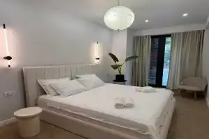 Stylish and Modern 1-Bedroom Stay near Old, Tbilisi