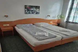 Mariazellerhof Room 018, St. Poelten