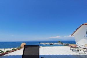 Total Blue Maisonette Apartments, Koroni