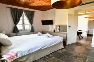 Laouri Traditional 2-Bedroom in Kalopanayiotis, Moutoullas